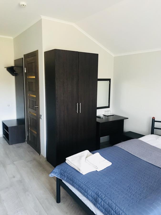 Motozona Hotel Briukhovychi Buitenkant foto