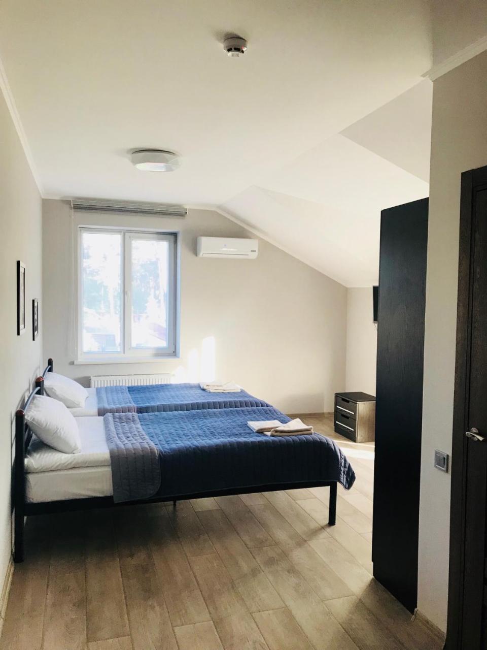 Motozona Hotel Briukhovychi Buitenkant foto