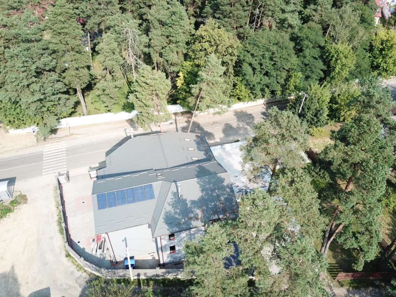 Motozona Hotel Briukhovychi Buitenkant foto